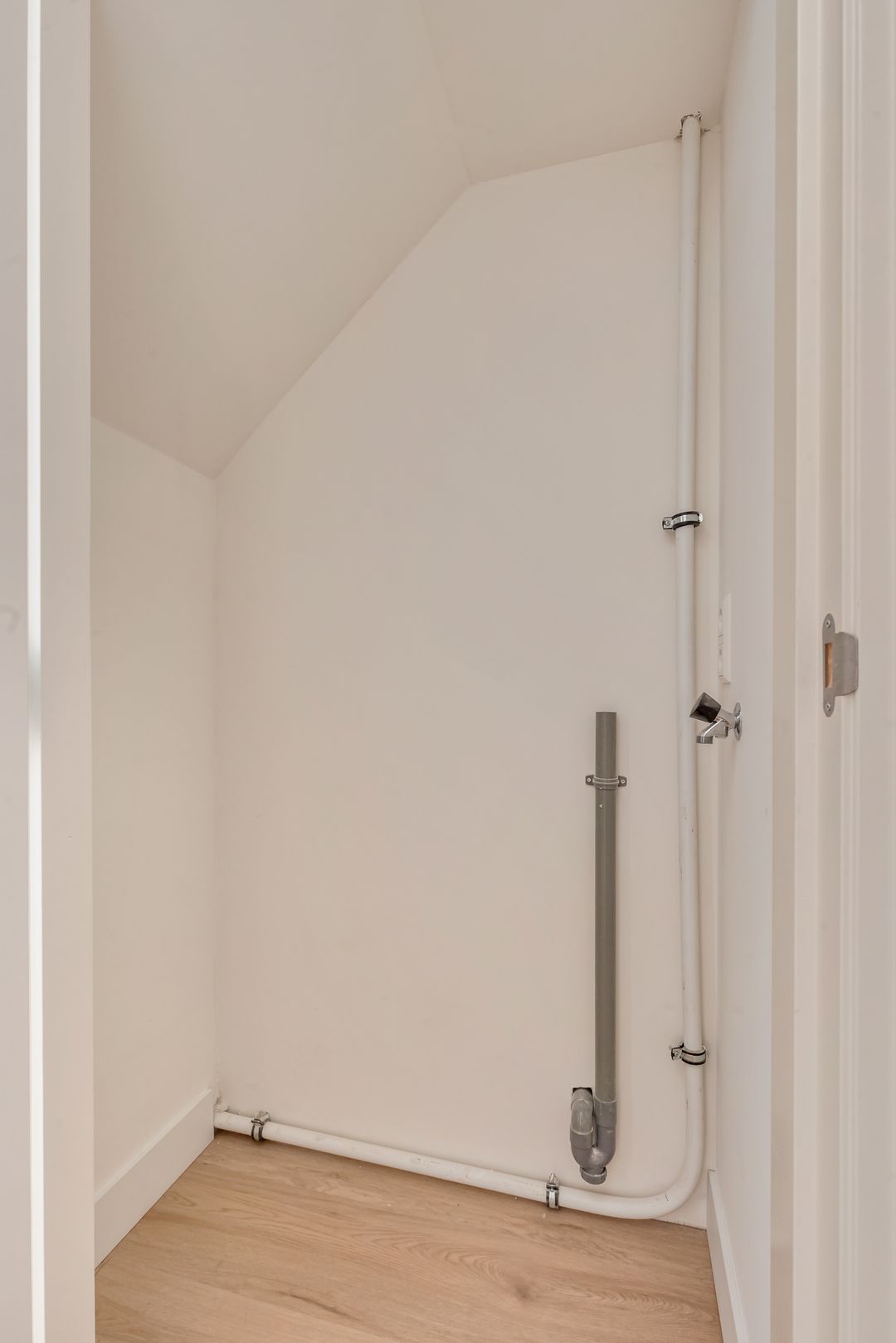 Foto 32 van Binnen Brouwersstraat 7-1