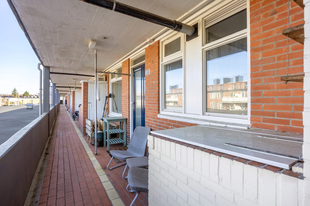 Photo 11 of Van Leeuwenhoekstraat 18