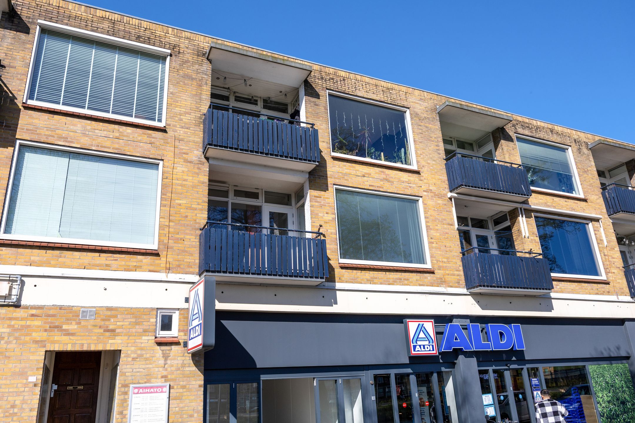 Photo 9 of Van Leeuwenhoekstraat 18
