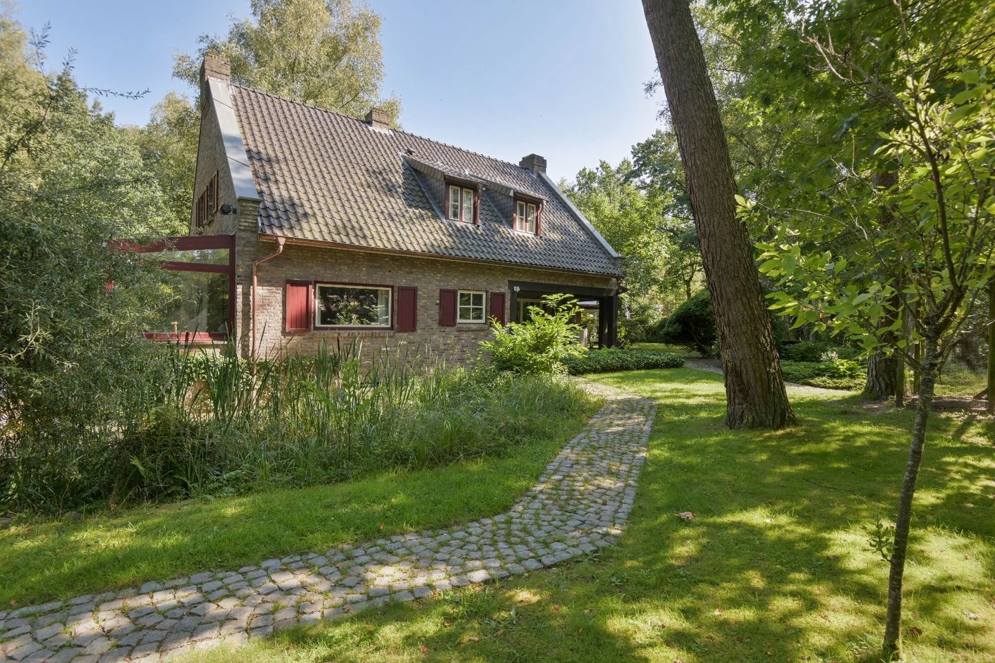 Exceptional Villa with Separate Guest House and Private Pond in Rekem — 34