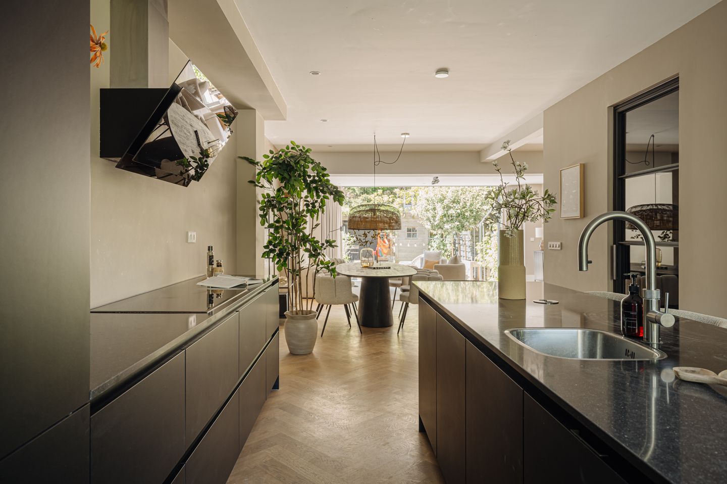 Photo 14 of Hoofdweg 67-H