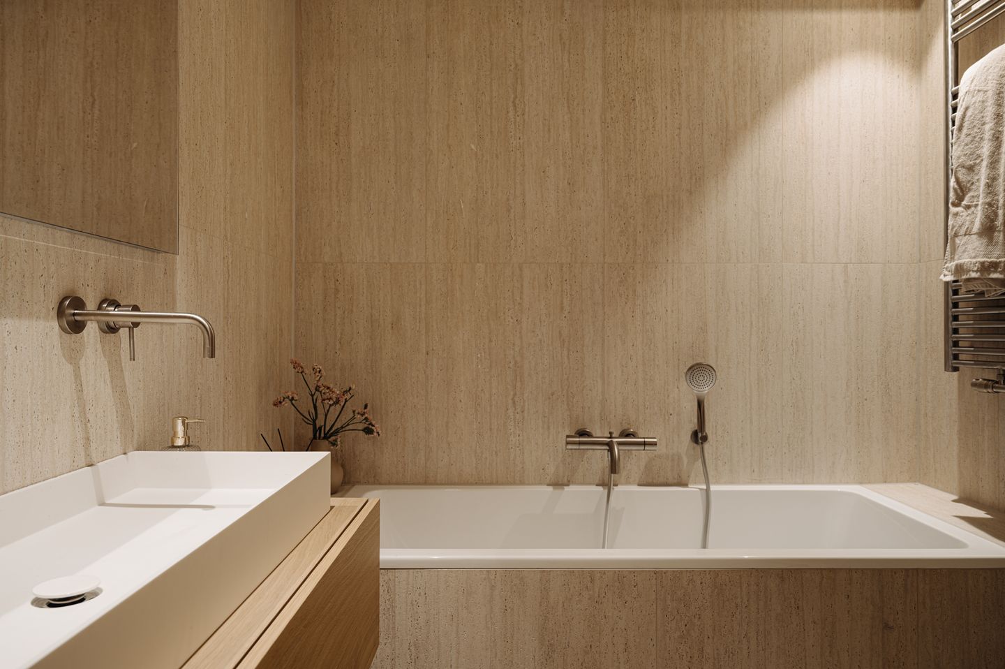 Photo 19 of Hoofdweg 67-H