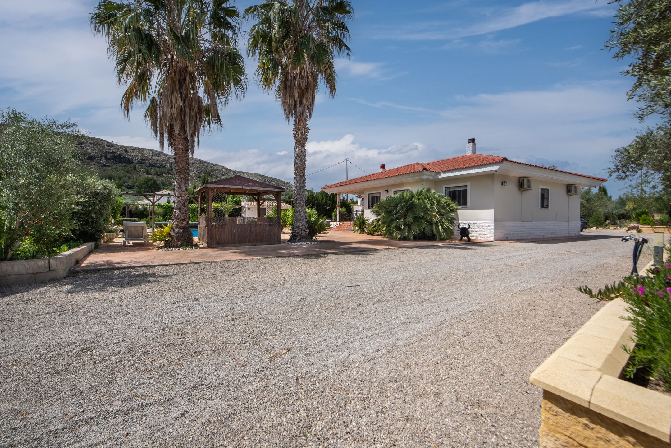 Renovated Villa with Pool and Mountain Views in Calasparra — 36