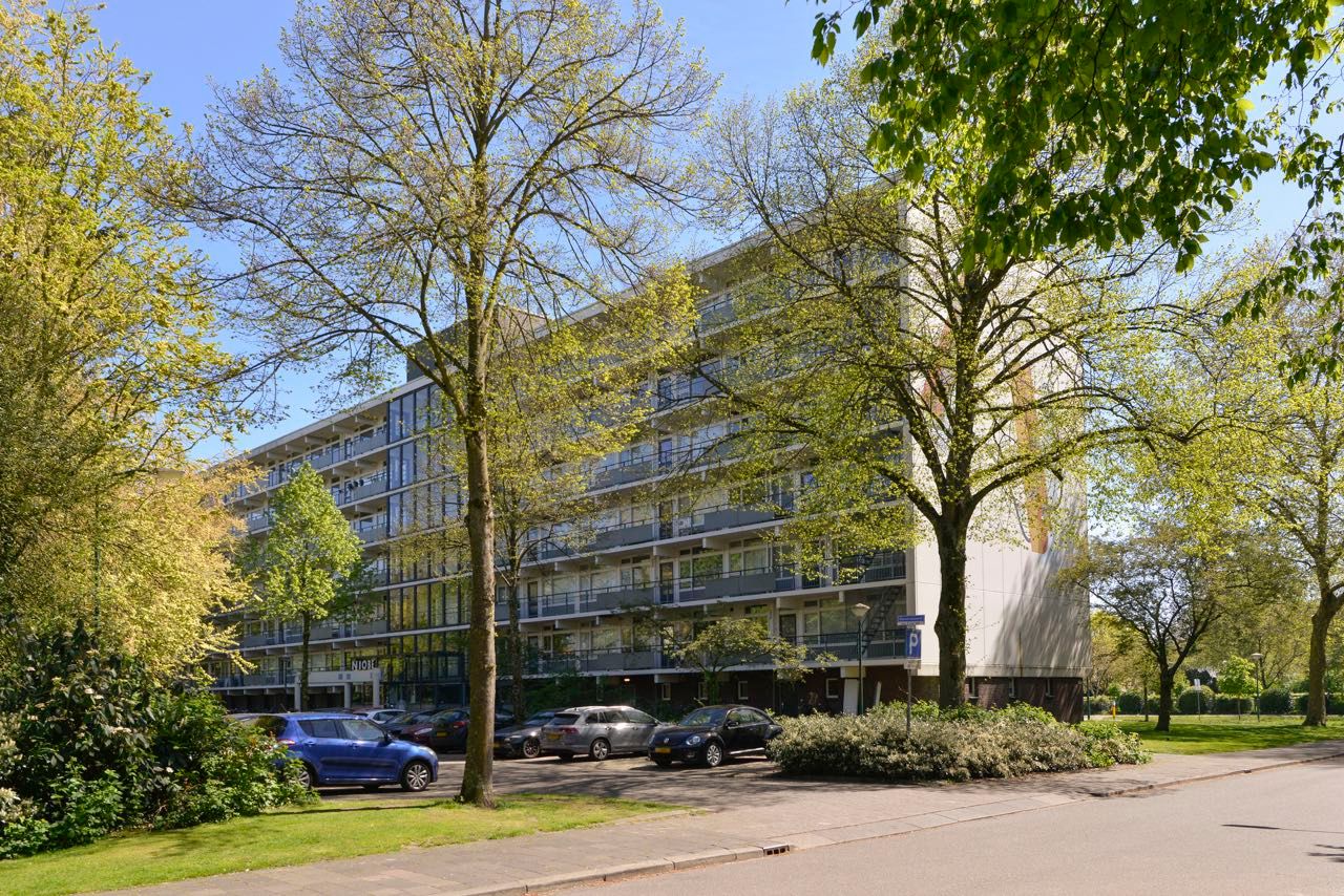 Modernized apartment with panoramic views and sunny balcony in Soest — 27