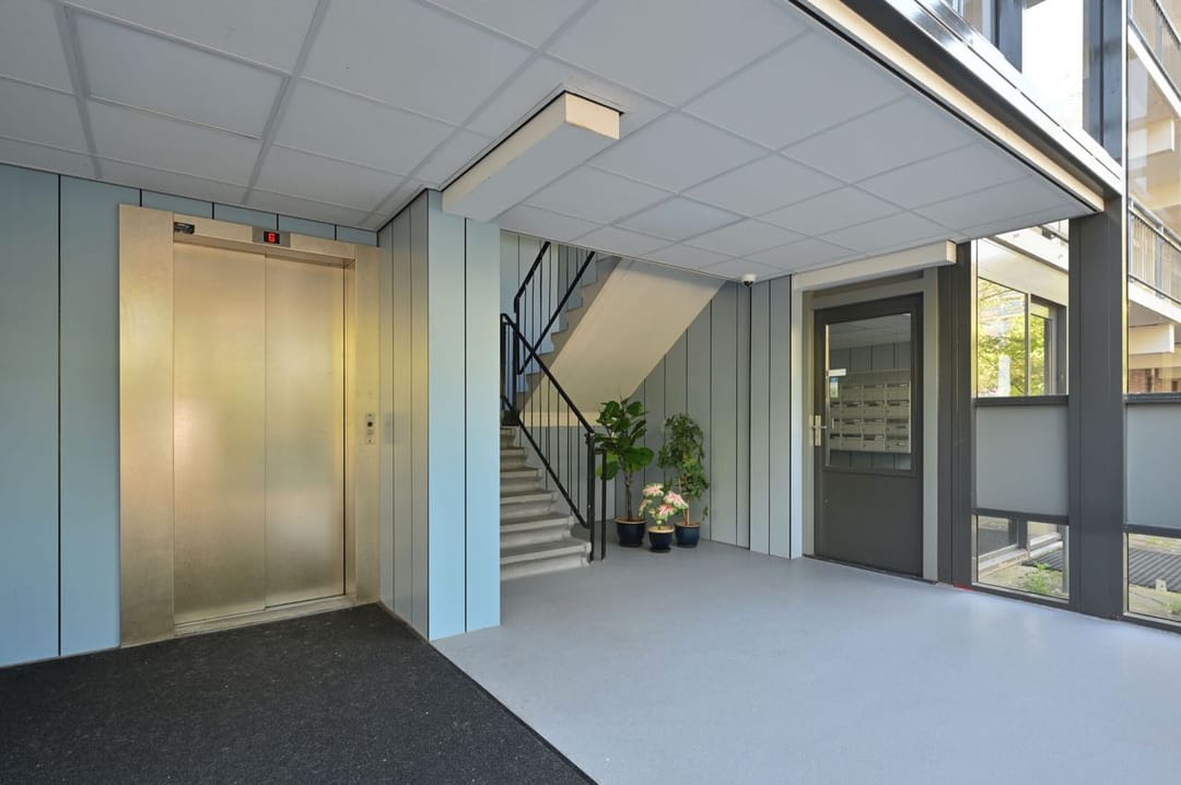 Modernized apartment with panoramic views and sunny balcony in Soest — 23