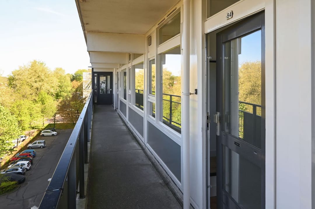 Modernized apartment with panoramic views and sunny balcony in Soest — 22