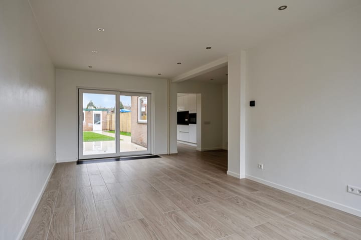 Photo 2 of Hoogstraat 405