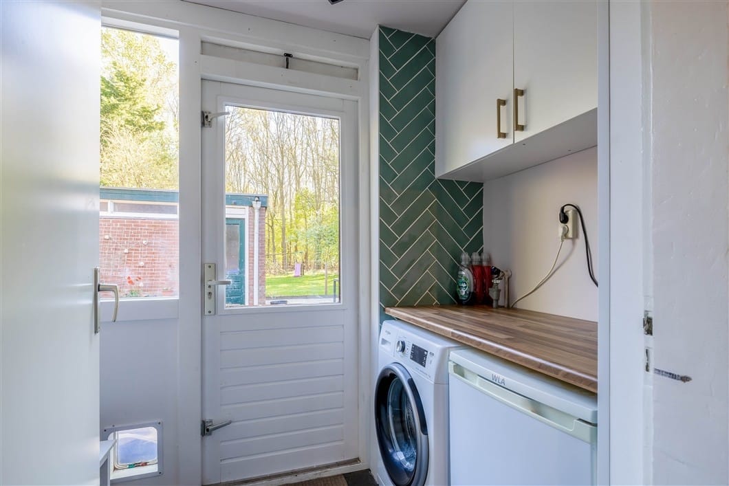 Well-maintained family home at the forest edge with four bedrooms and large garden — 24