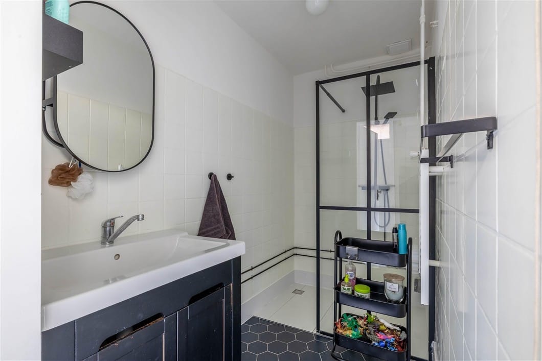 Well-maintained family home at the forest edge with four bedrooms and large garden — 37