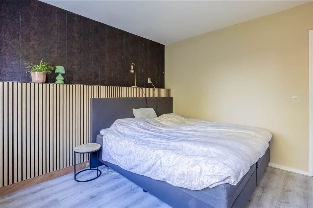 Well-maintained family home at the forest edge with four bedrooms and large garden — 35