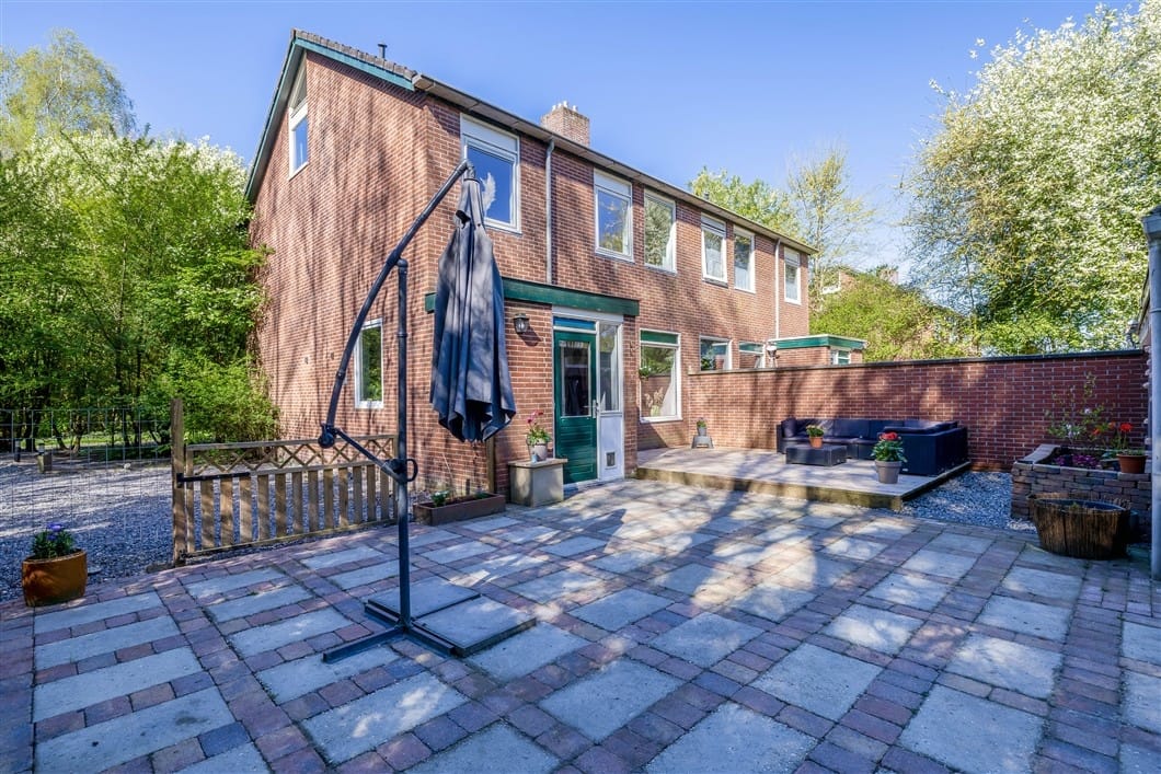 Well-maintained family home at the forest edge with four bedrooms and large garden — 29