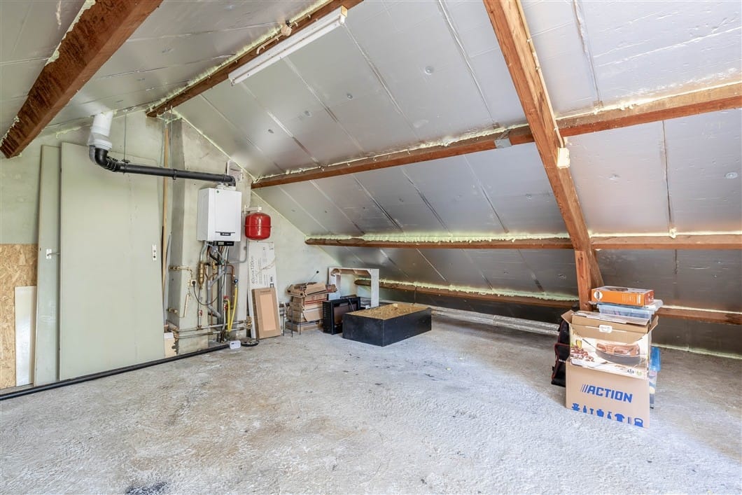 Well-maintained family home at the forest edge with four bedrooms and large garden — 44