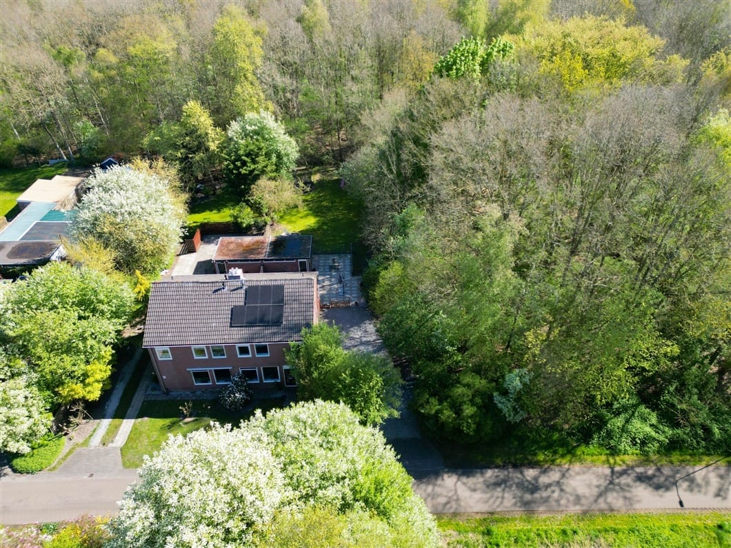 Well-maintained family home at the forest edge with four bedrooms and large garden — 45