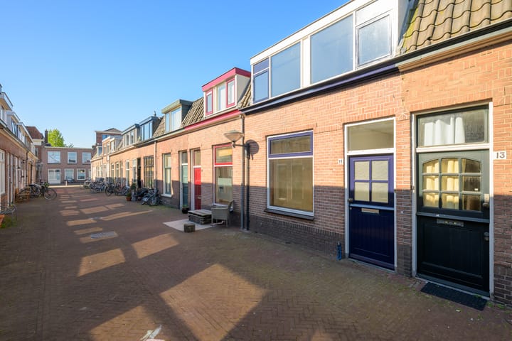 Photo 2 of Bloemstraat 11