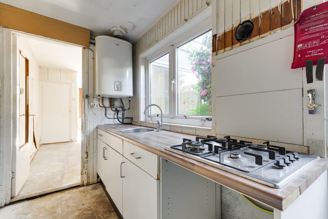 Renovation Opportunity in Popular De Kooi Neighborhood — 13