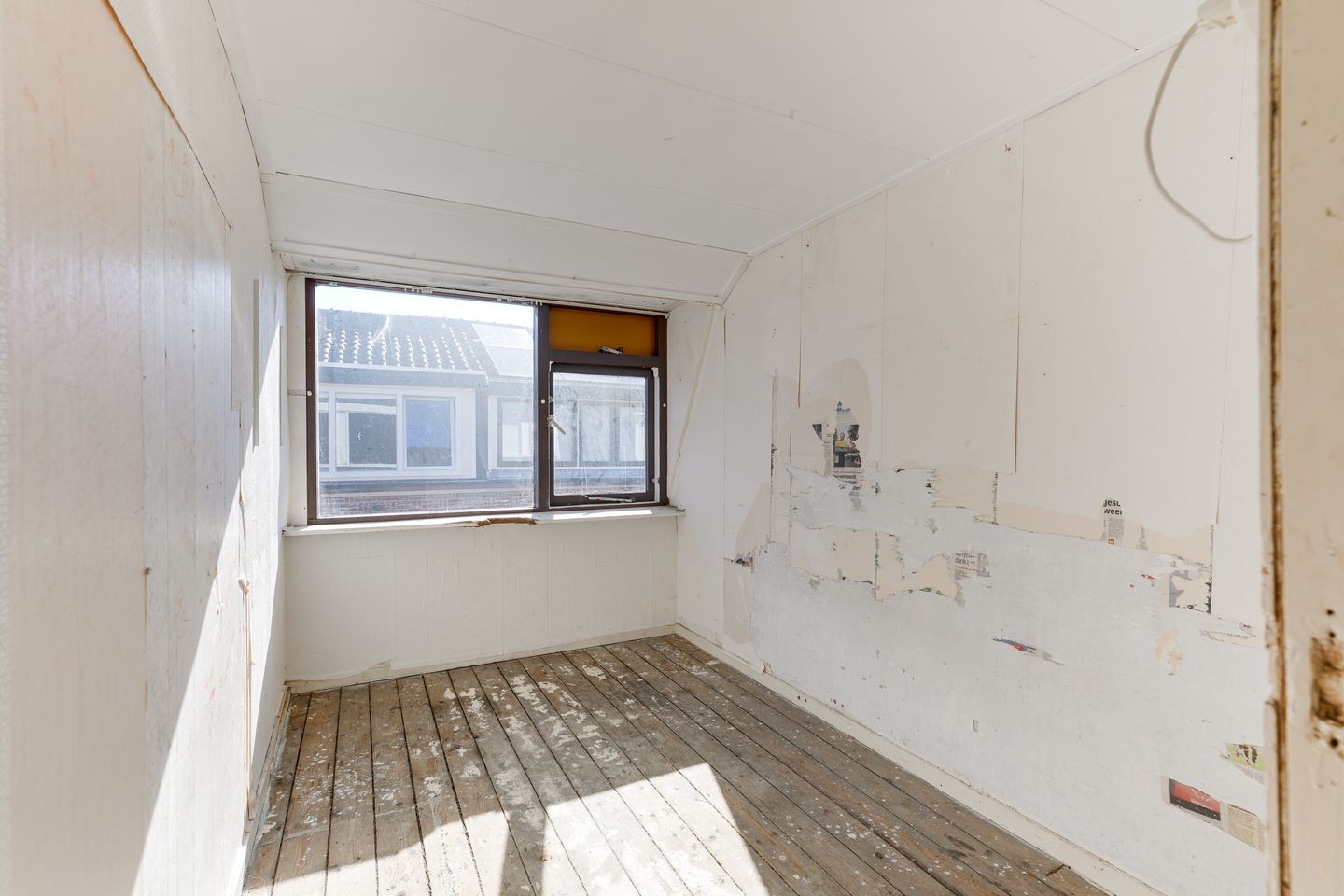 Renovation Opportunity in Popular De Kooi Neighborhood — 20