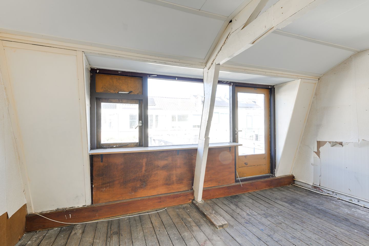 Renovation Opportunity in Popular De Kooi Neighborhood — 25