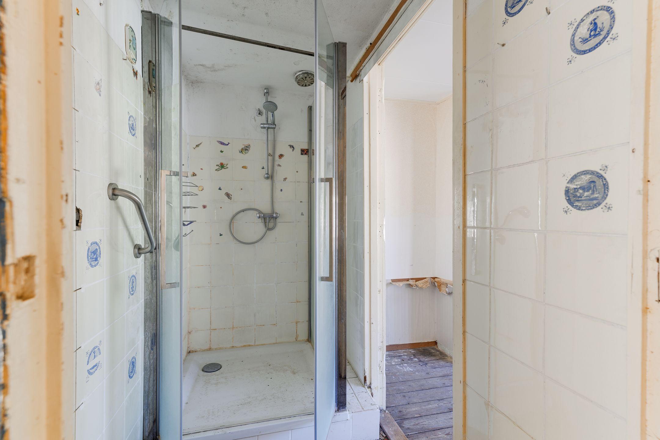 Renovation Opportunity in Popular De Kooi Neighborhood — 24
