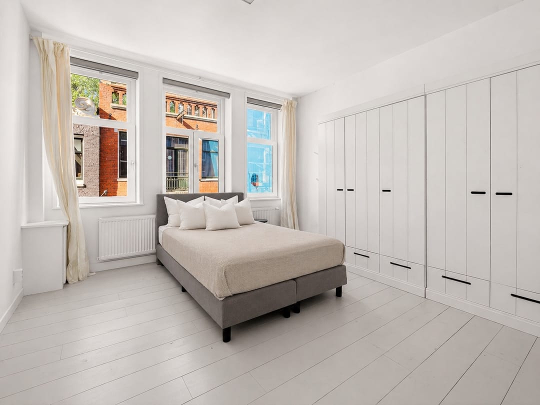 Renovated Upper Apartment with Three Bedrooms in Historic Amsterdam Center — 13