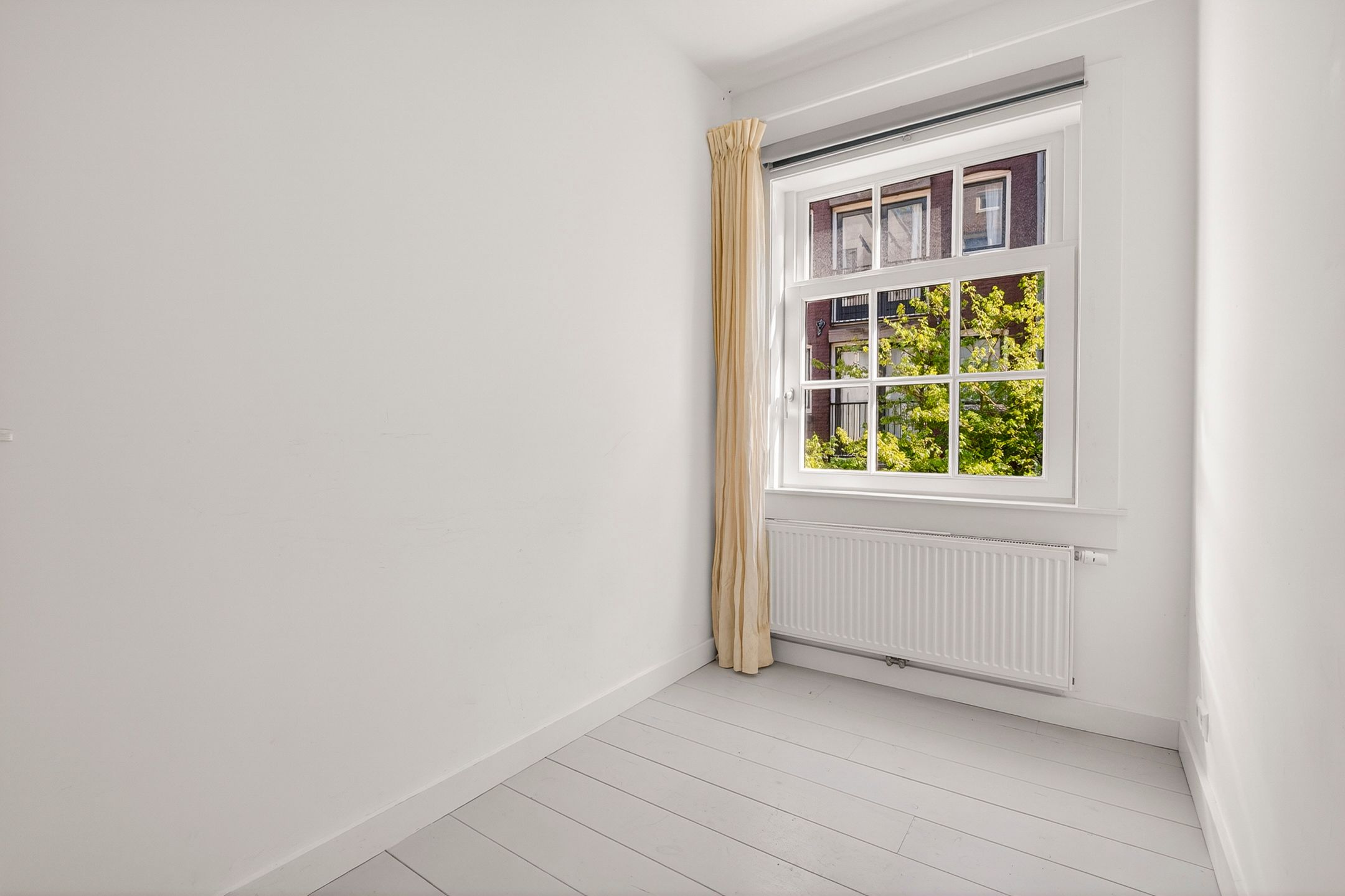 Renovated Upper Apartment with Three Bedrooms in Historic Amsterdam Center — 15
