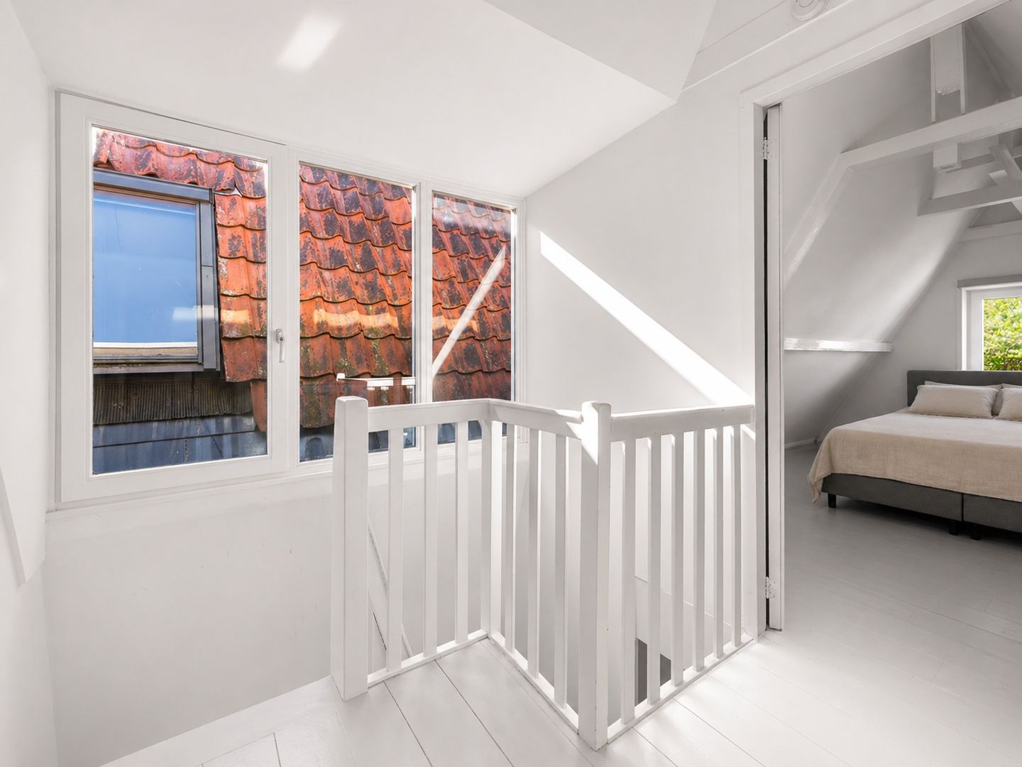 Renovated Upper Apartment with Three Bedrooms in Historic Amsterdam Center — 20