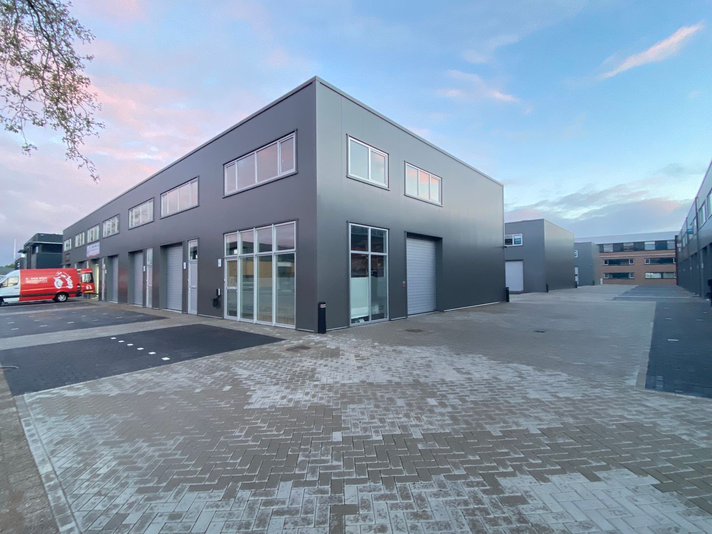 Bekijk foto 2 van Industrieweg 1-43