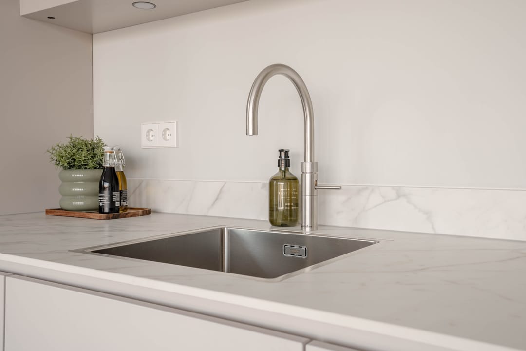 Fully Renovated Apartment with Spectacular IJ Water Views in Amsterdam's Oostelijk Havengebied — 17