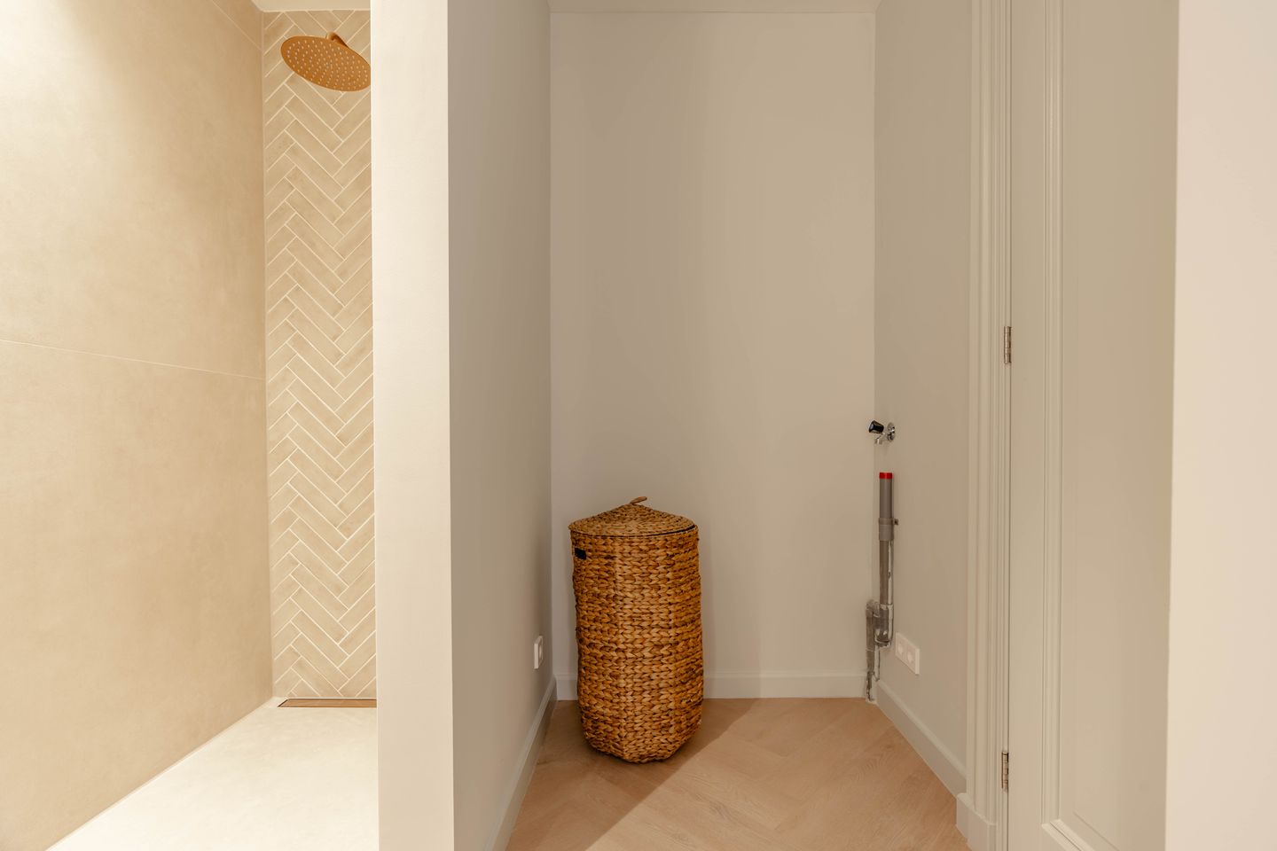 Fully Renovated Apartment with Spectacular IJ Water Views in Amsterdam's Oostelijk Havengebied — 25