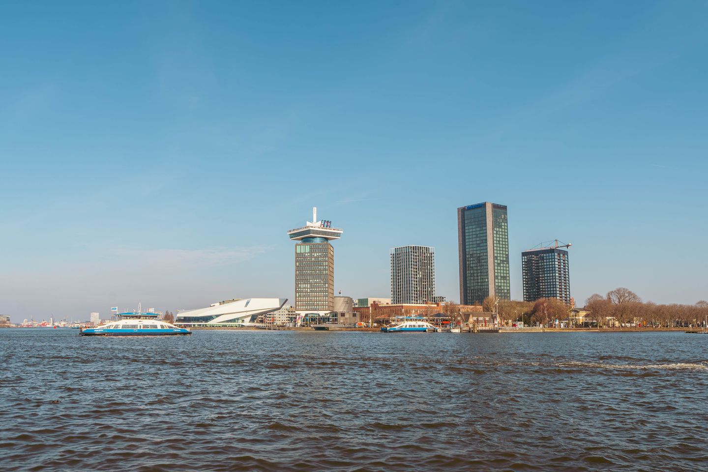 Fully Renovated Apartment with Spectacular IJ Water Views in Amsterdam's Oostelijk Havengebied — 34