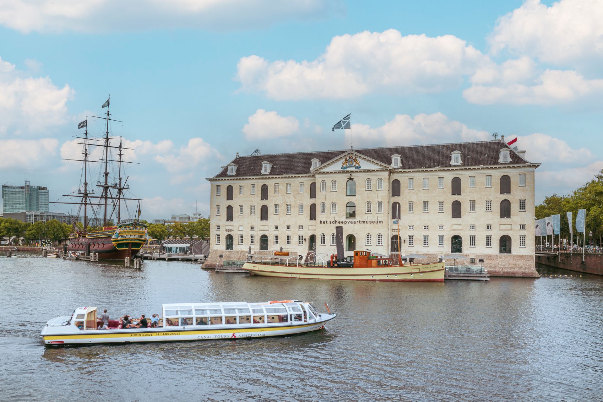 Fully Renovated Apartment with Spectacular IJ Water Views in Amsterdam's Oostelijk Havengebied — 39
