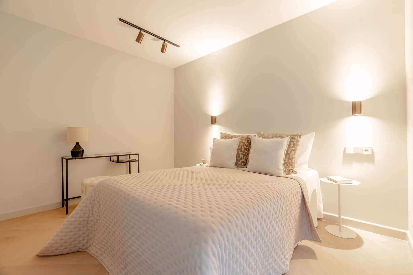 Fully Renovated Apartment with Spectacular IJ Water Views in Amsterdam's Oostelijk Havengebied — 20