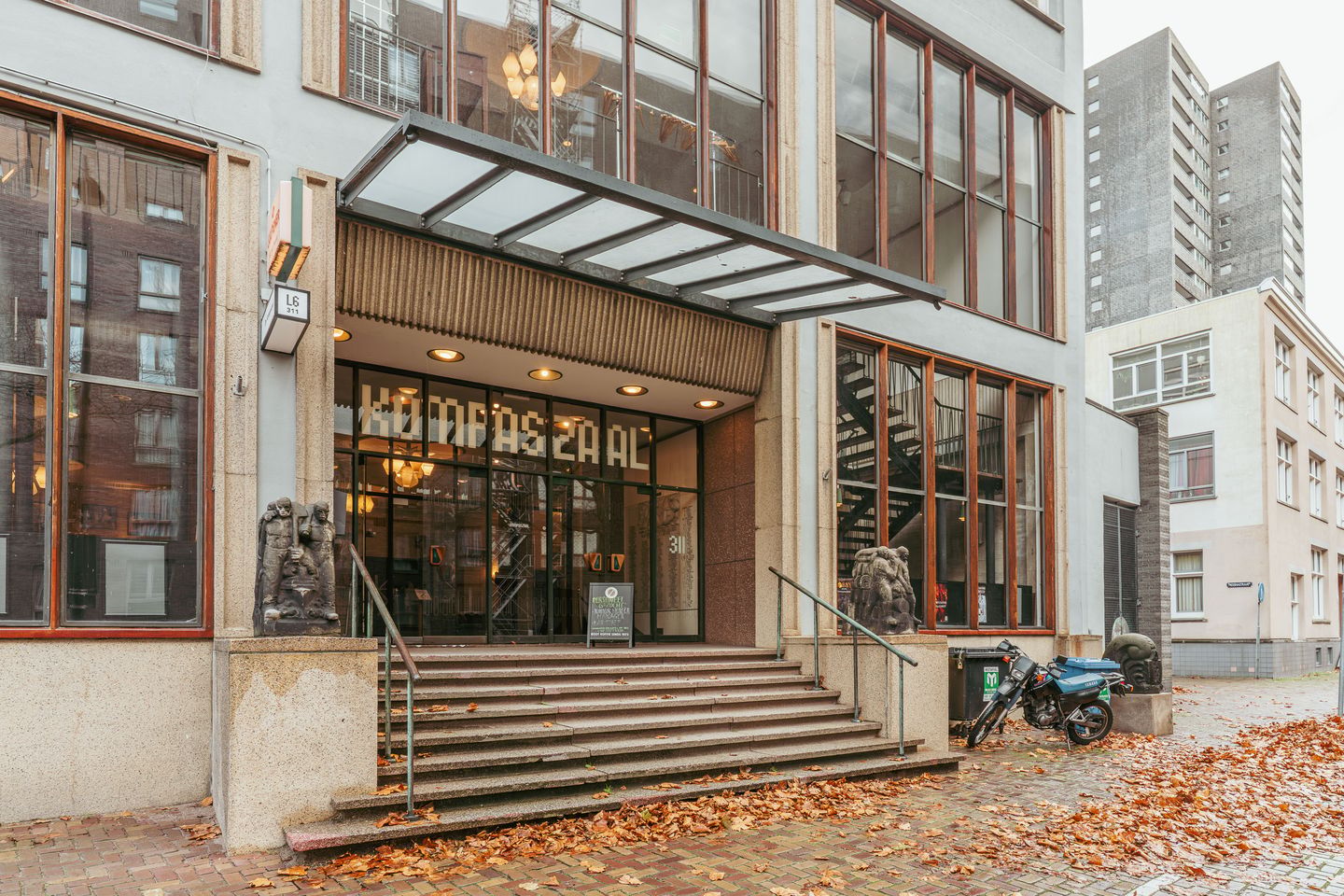 Fully Renovated Apartment with Spectacular IJ Water Views in Amsterdam's Oostelijk Havengebied — 35