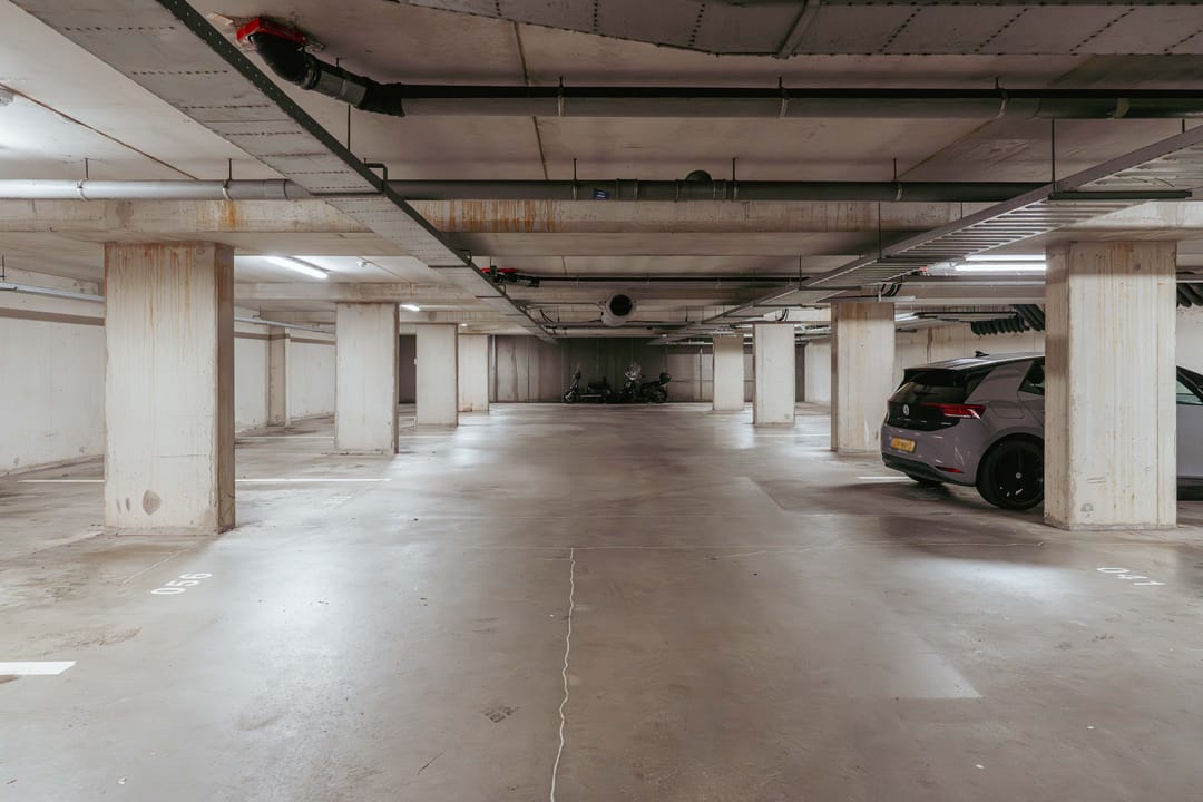 Fully Renovated Apartment with Spectacular IJ Water Views in Amsterdam's Oostelijk Havengebied — 41