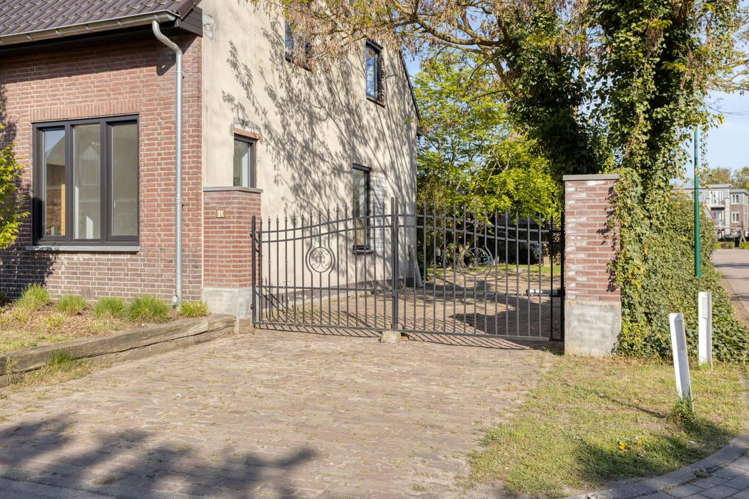 Photo 68 of Voorderstraat 1