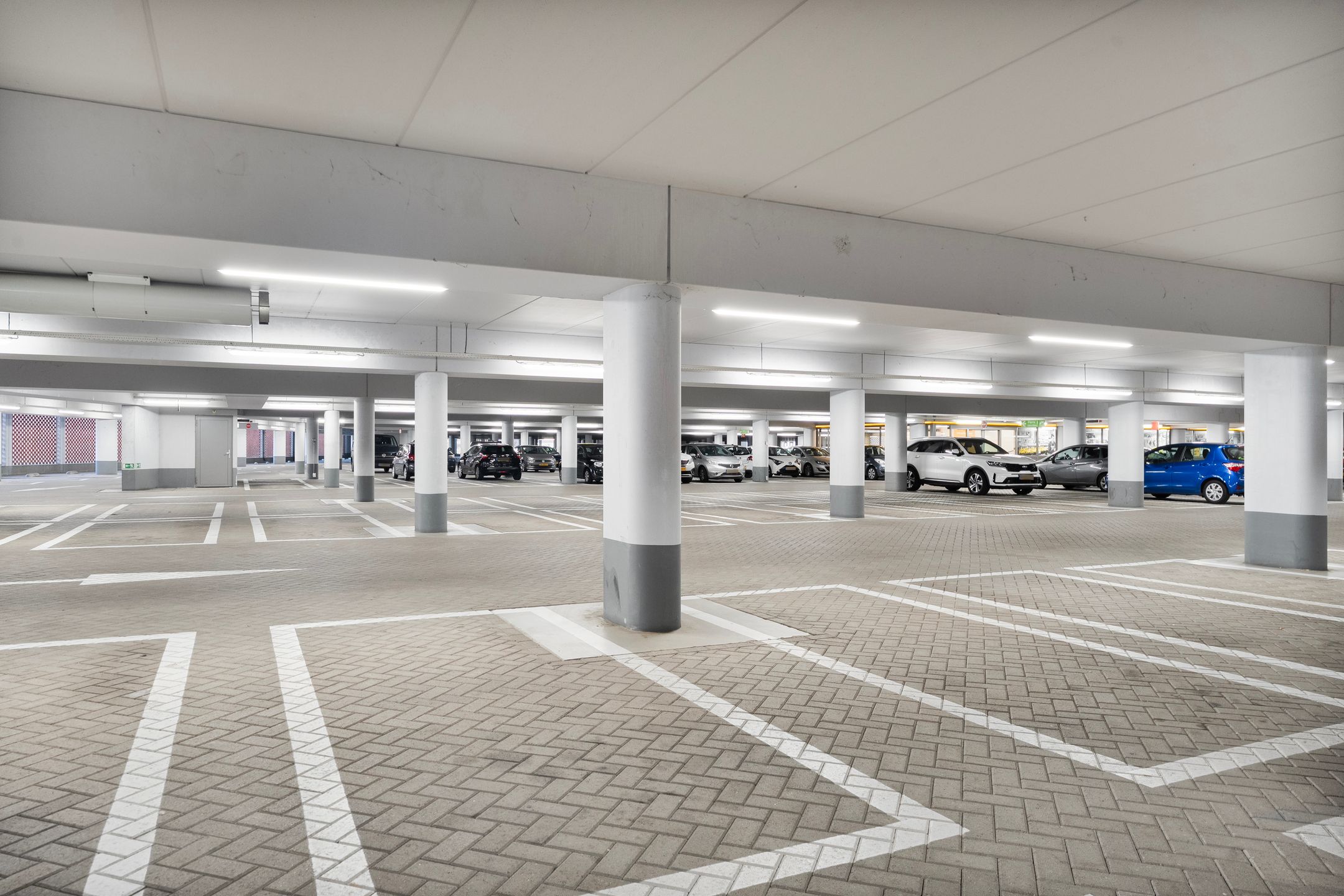Penthouse with Private Parking and Terrace in Deventer City Center — 27