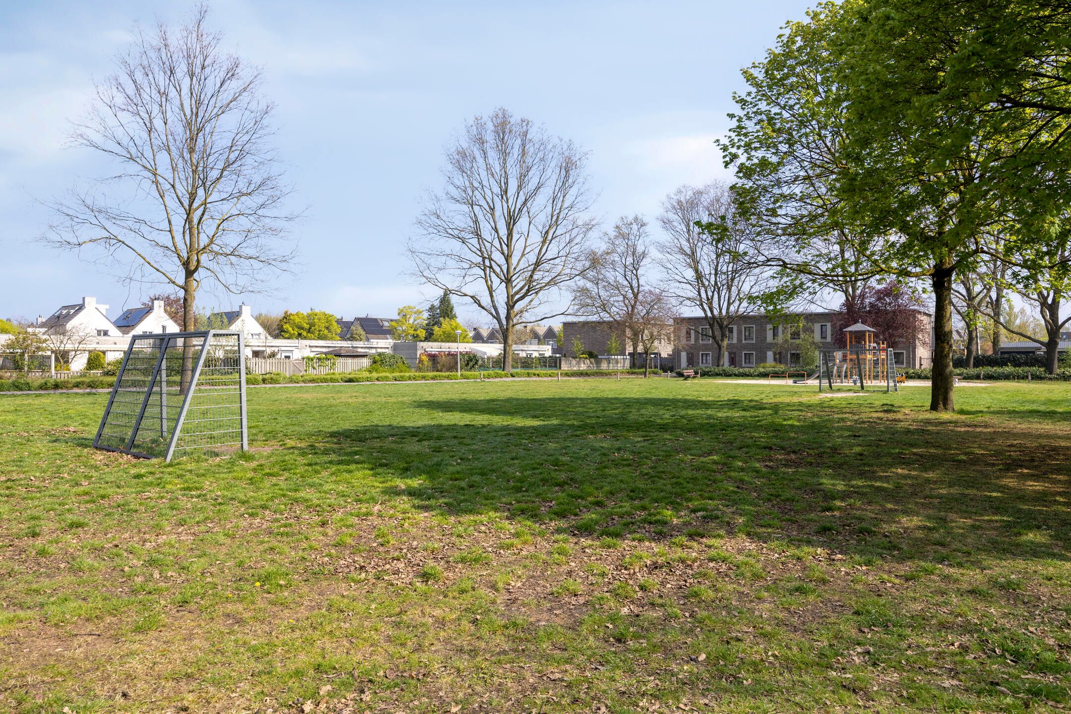 Well-maintained terraced house with terrace canopy in Achtse Barrier — 51