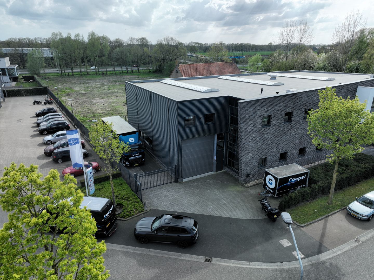 View photo 2 of De Beek 4