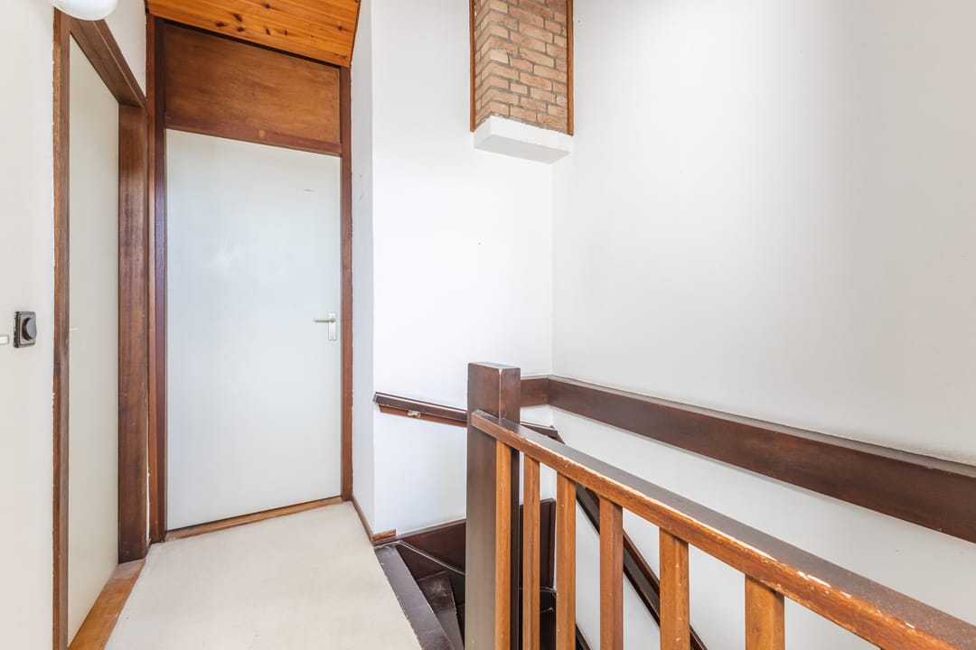 Spacious semi-detached home with deep water-side garden and private dock — 23