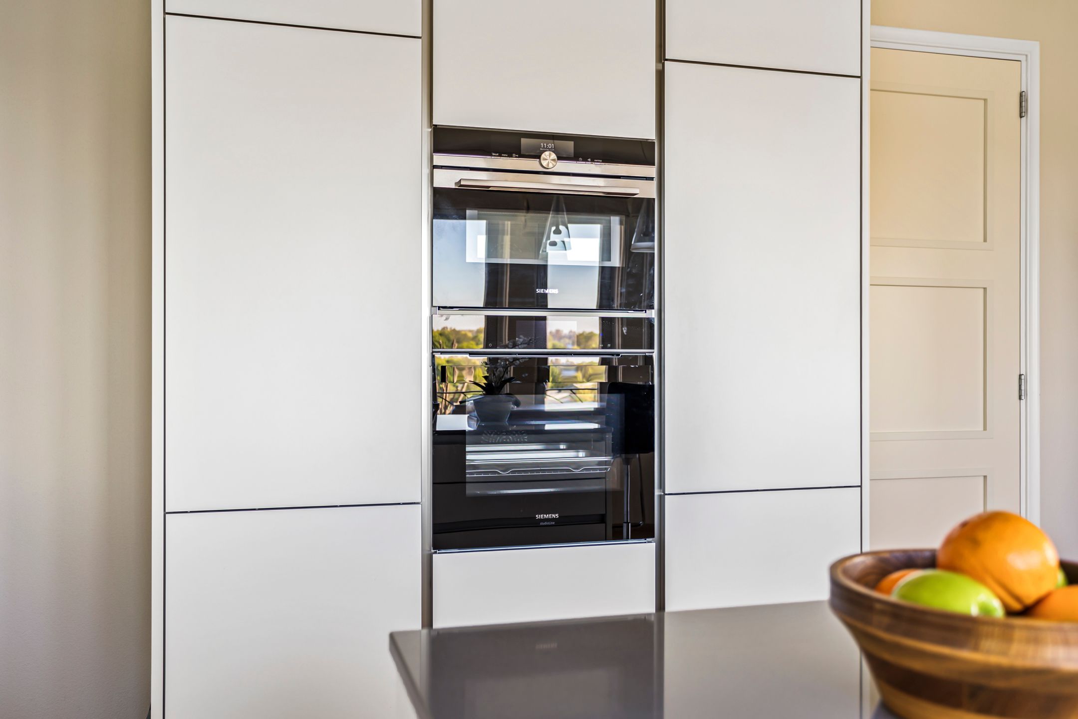 Spacious 4-room apartment with panoramic water views — 27