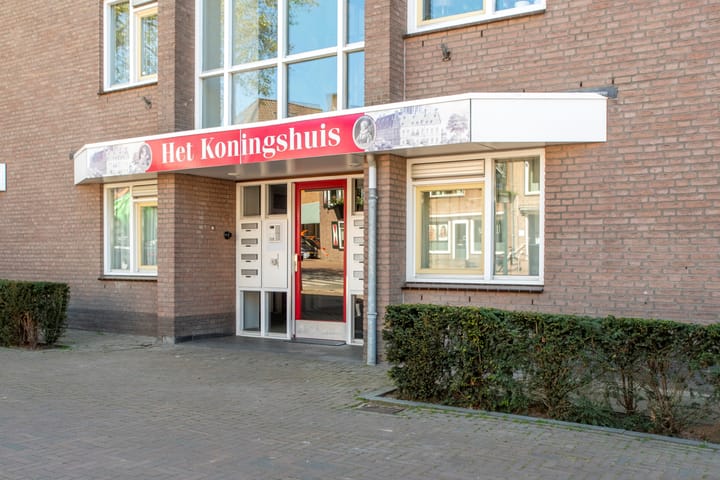 Foto 4 van Frederik van de Paltshof 4