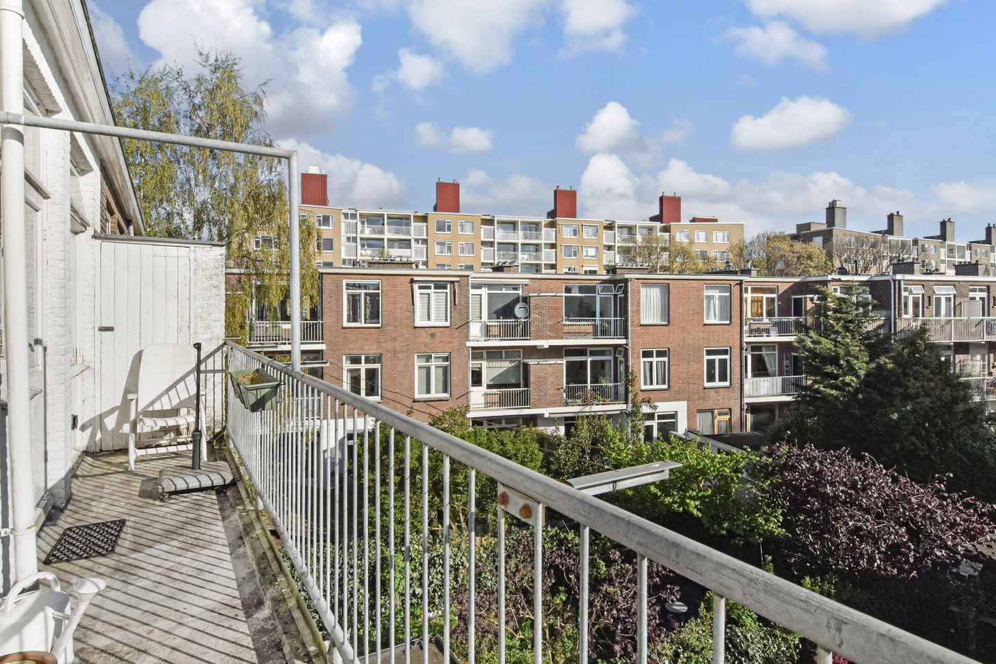 Spacious Top Floor Apartment in Quiet Bomenbuurt — 20