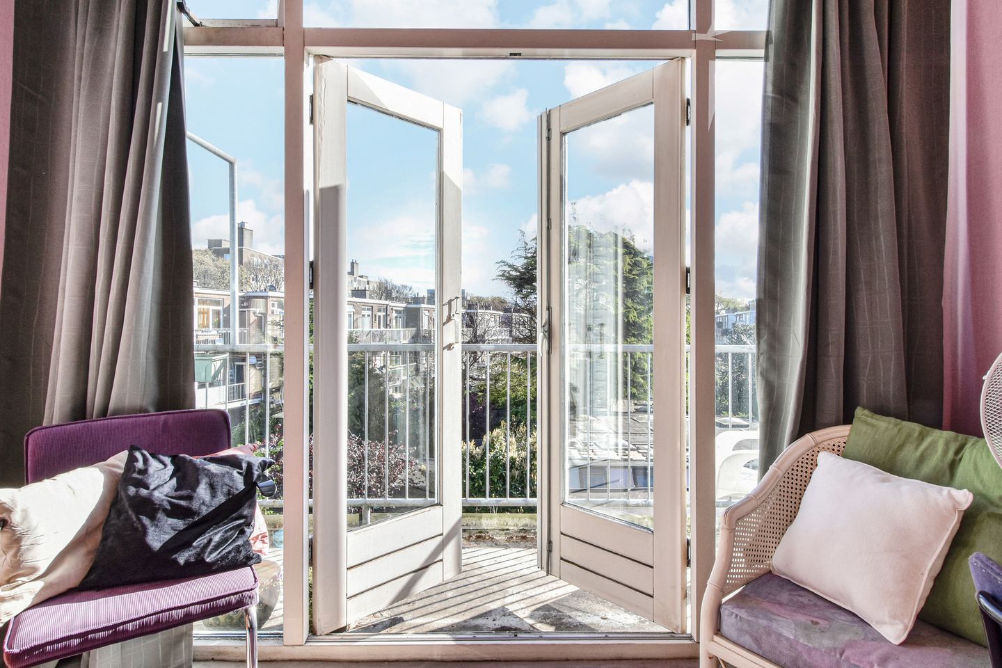 Spacious Top Floor Apartment in Quiet Bomenbuurt — 19