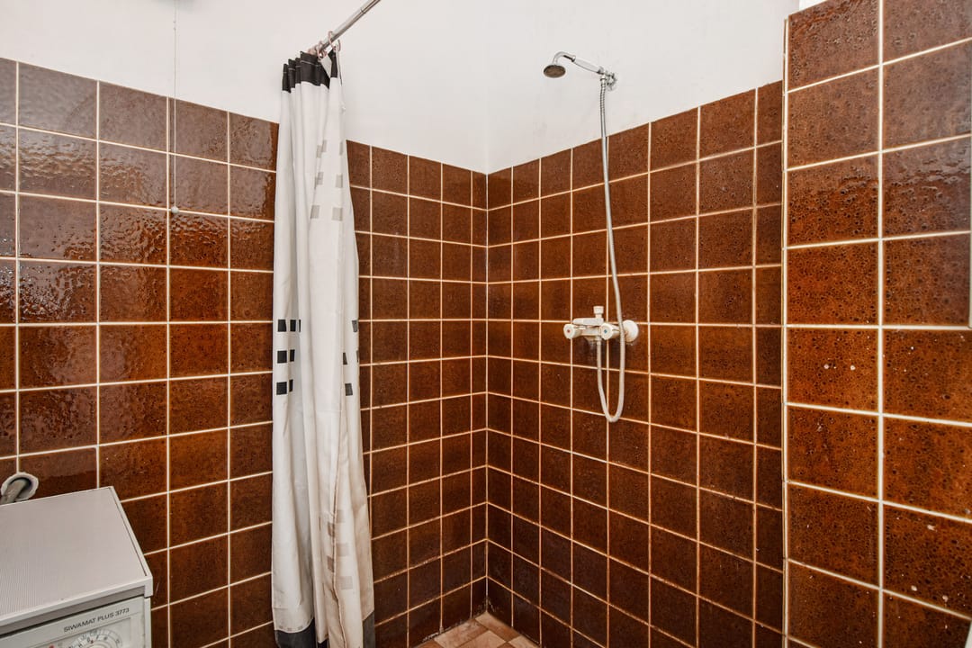 Spacious Top Floor Apartment in Quiet Bomenbuurt — 17