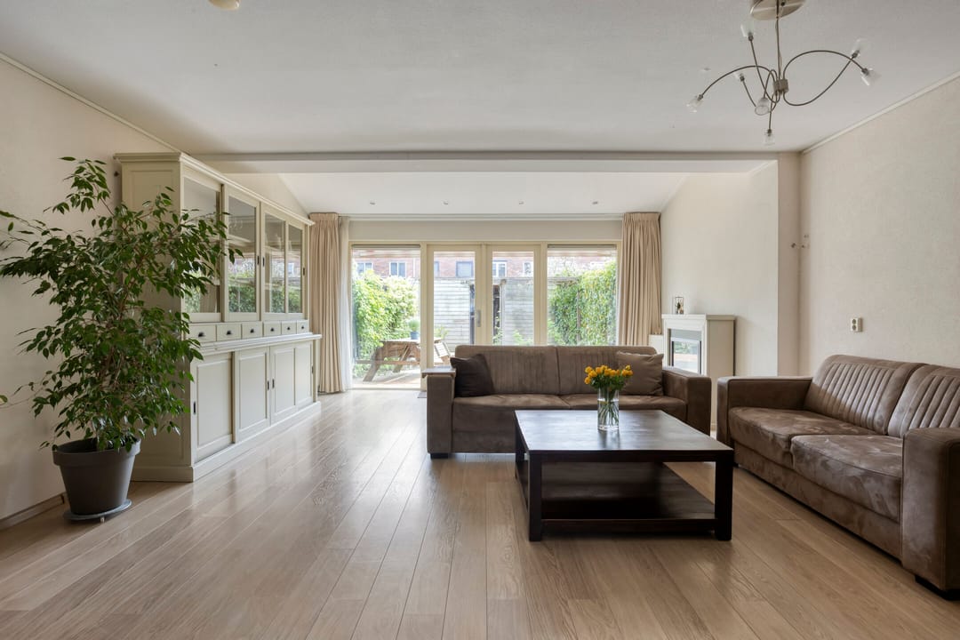 Photo 2 of Aletta Jacobstuin 25