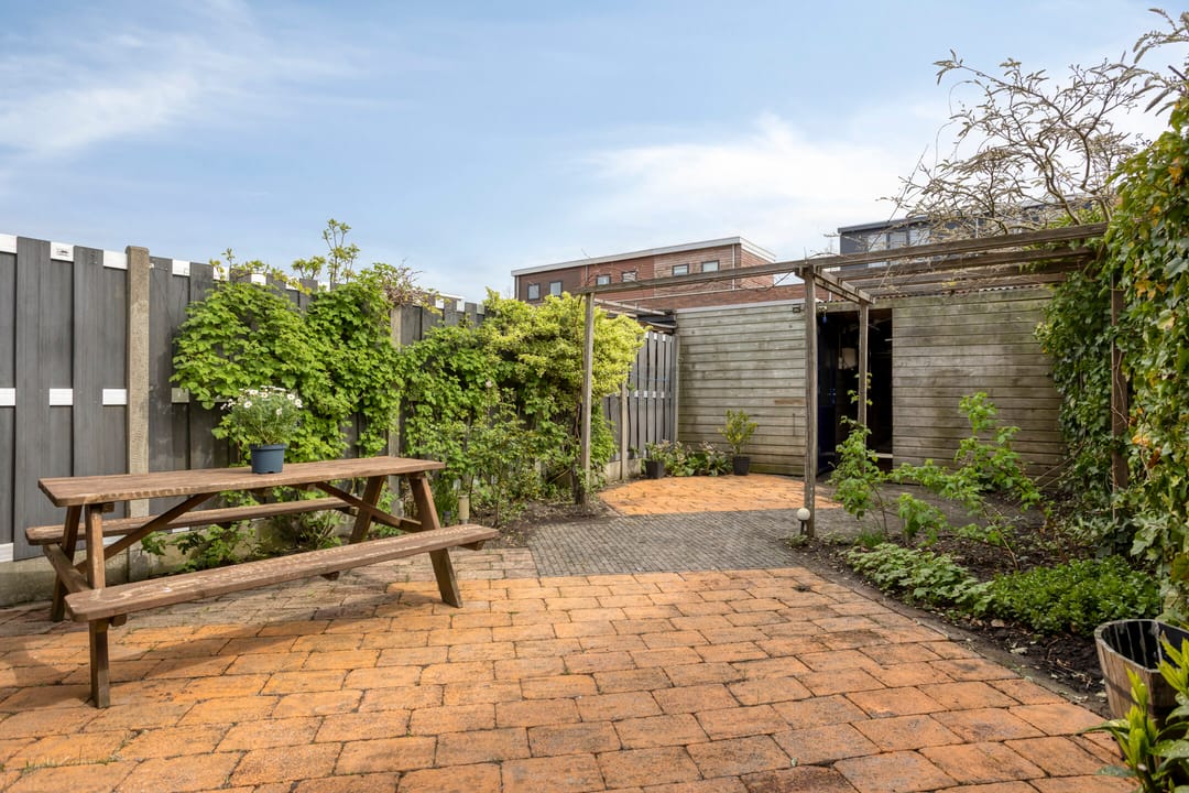 Photo 38 of Aletta Jacobstuin 25