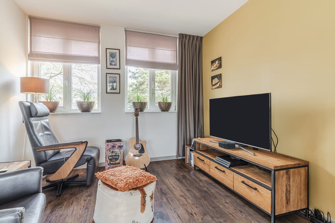 Photo 11 of Peellandstraat 6