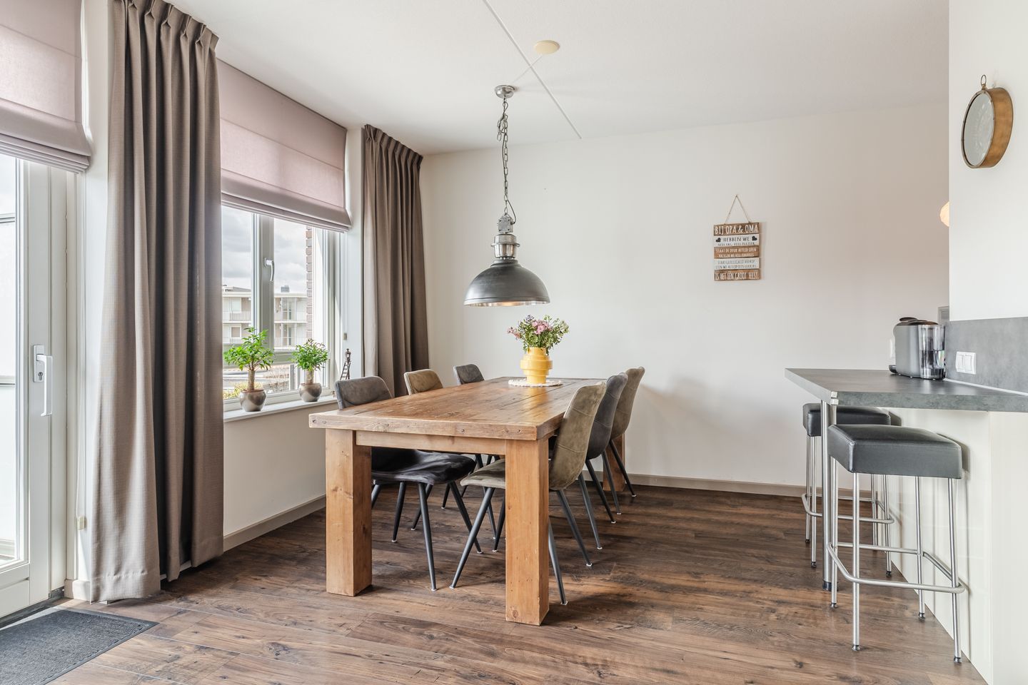 Photo 14 of Peellandstraat 6