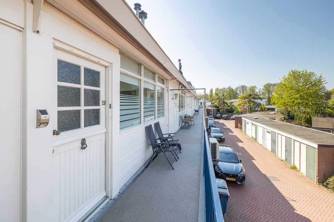 Spacious 4-Room Upper Floor Apartment in Bergschenhoek Centre — 17