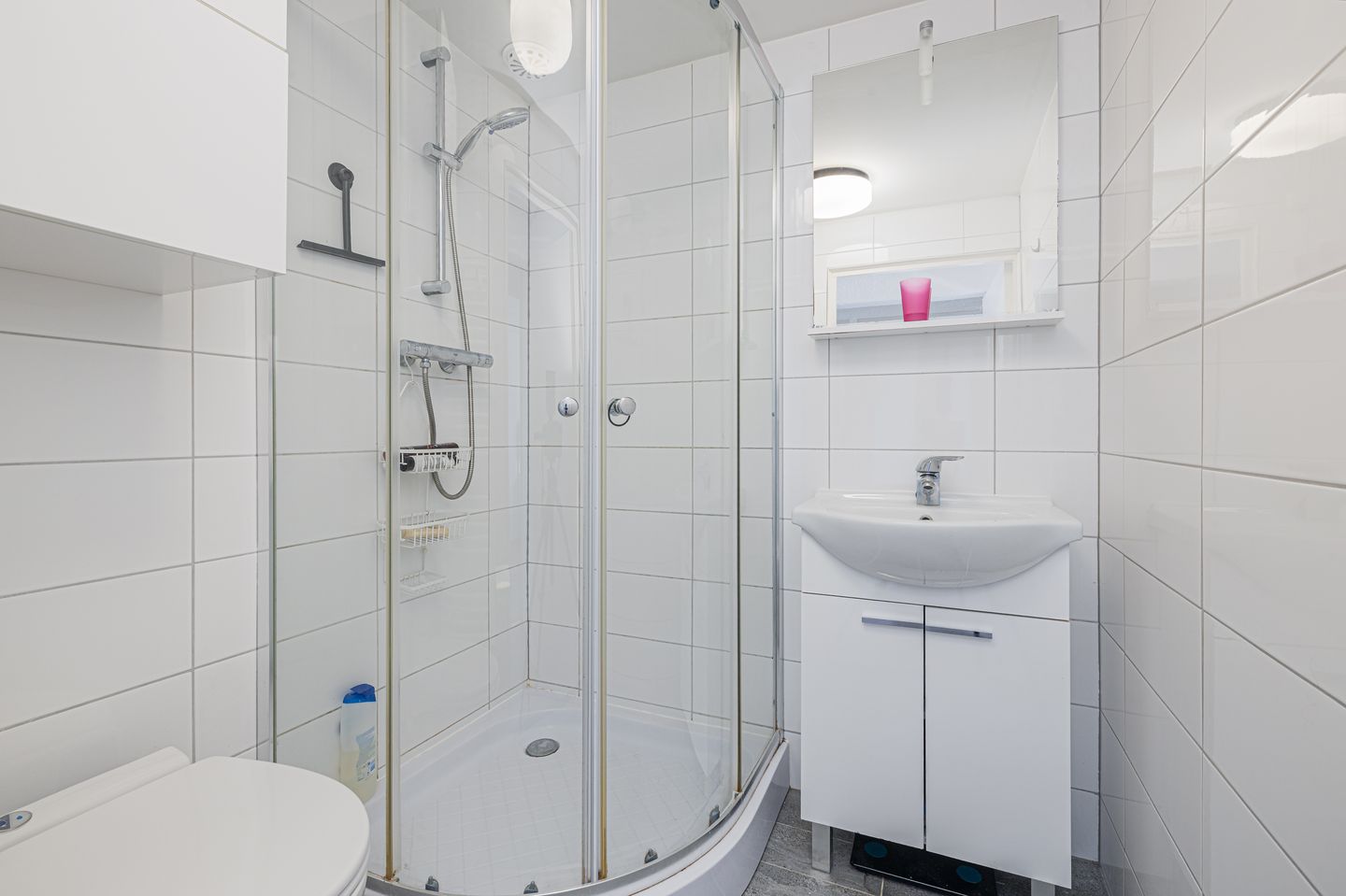 Spacious 4-Room Upper Floor Apartment in Bergschenhoek Centre — 14