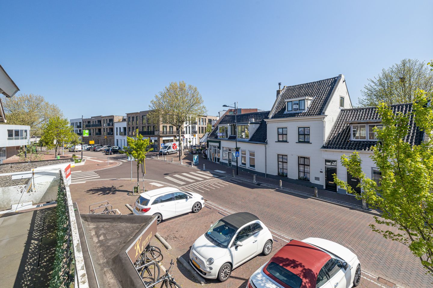 Spacious 4-Room Upper Floor Apartment in Bergschenhoek Centre — 20